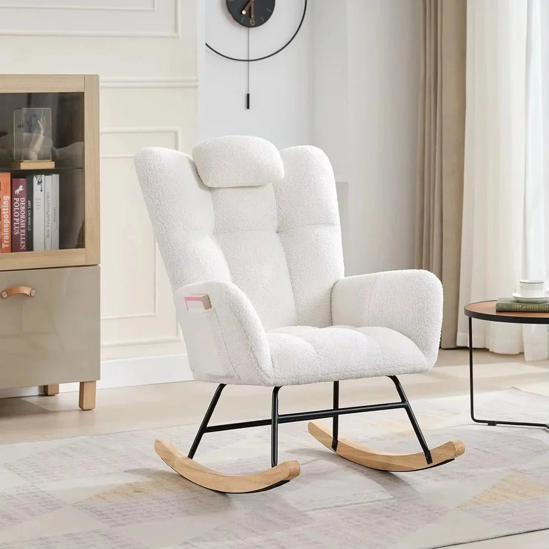 Fauteuil à bascule AVELINE, vue de trois quarts (2)