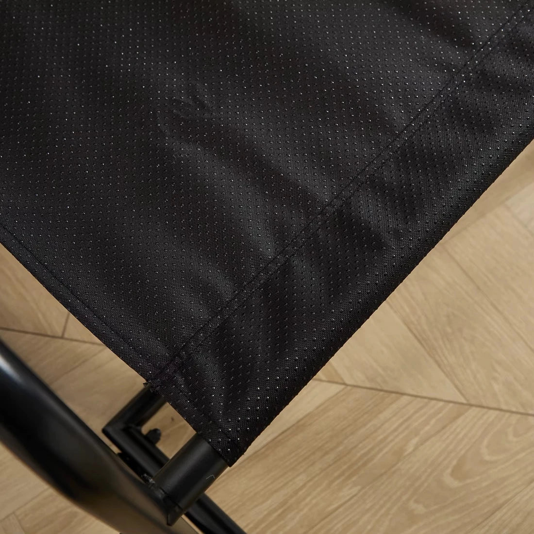 Fauteuil à bascule TIALYS, gros plan sur la qualité des finitions
