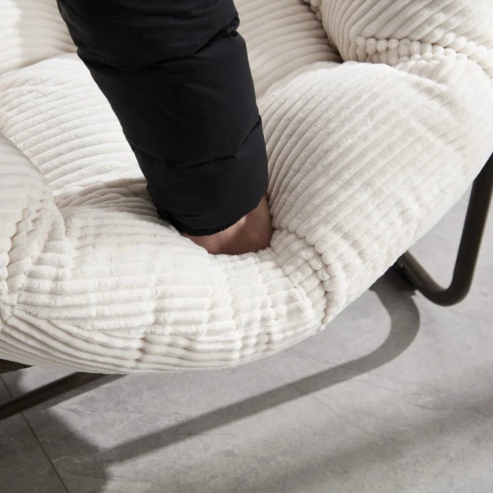 Fauteuil à bascule CALYSTE, gros plan sur la qualité des finitions, coloris blanc