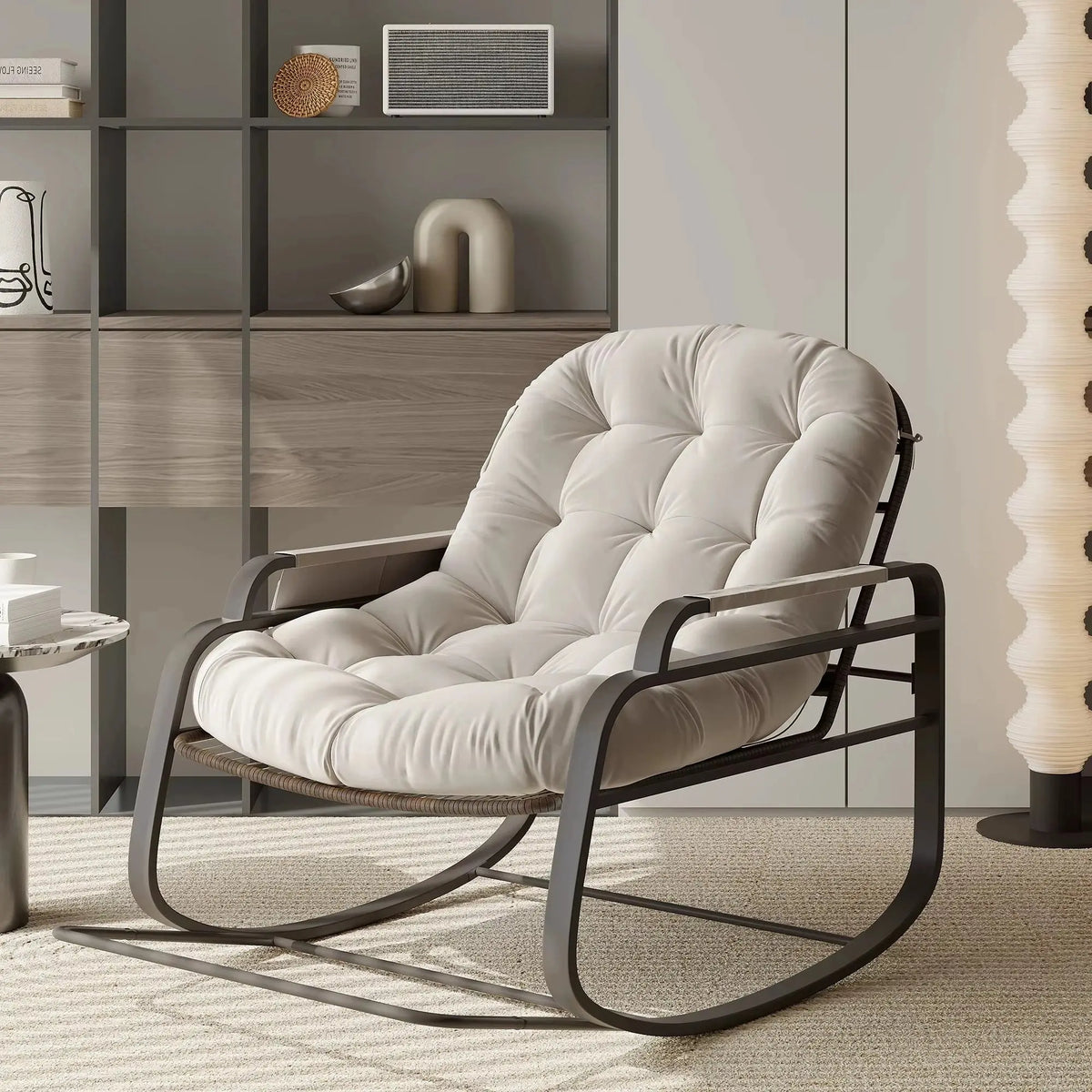 Fauteuil à bascule CORALYS, en situation dans un intérieur